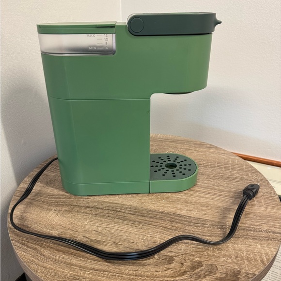 Keurig K-Mini Single Serve K-Cup Pod Coffee Maker, forest green, barely used - Picture 3 of 5